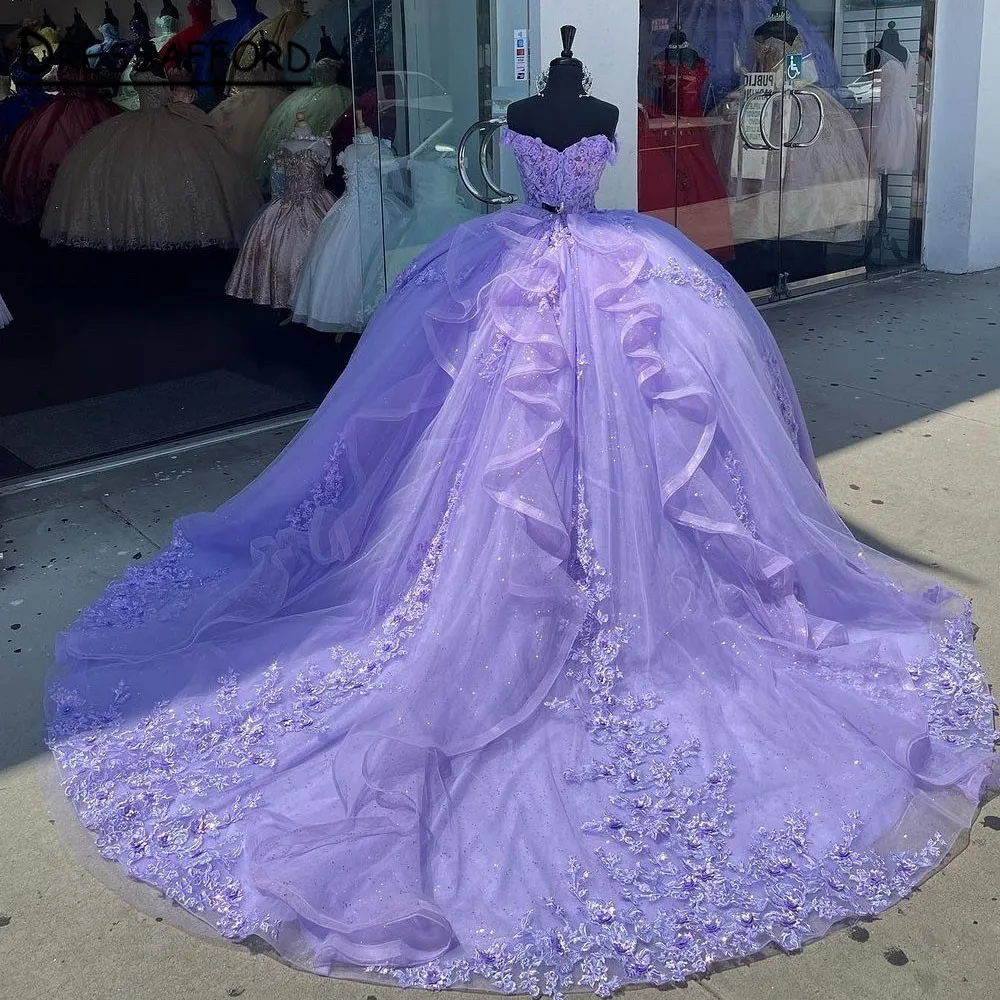 

Lilac Ball Gown Quinceanera Dresses with Cape 15 Party 3D Flower Cinderella 16 Princess Gowns With Wrap