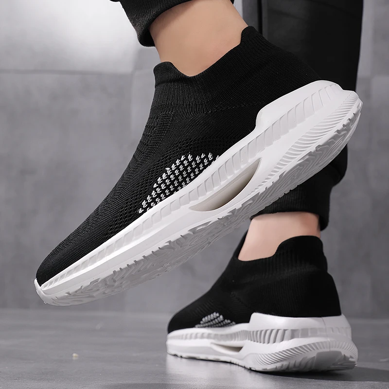 2022 Men Running Sneakers Lightweight Casual Sport Shoes Couple Comfortable Breathable Knit Socks Unisex Outdoor Sneakers 35-45