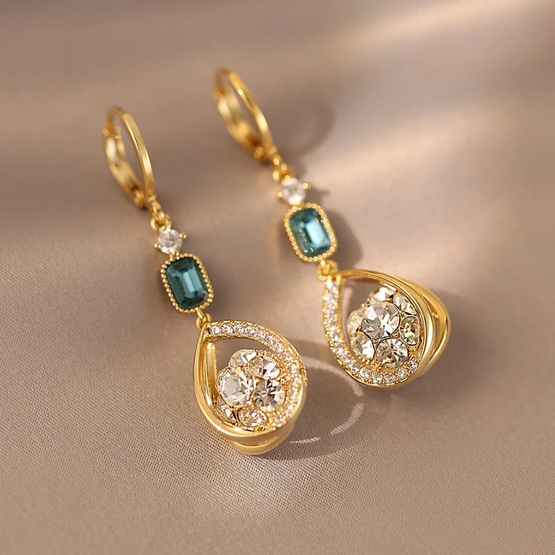 

Exquisite zircon water drop earrings temperament female fashion senior sense French earrings female niche design earrings