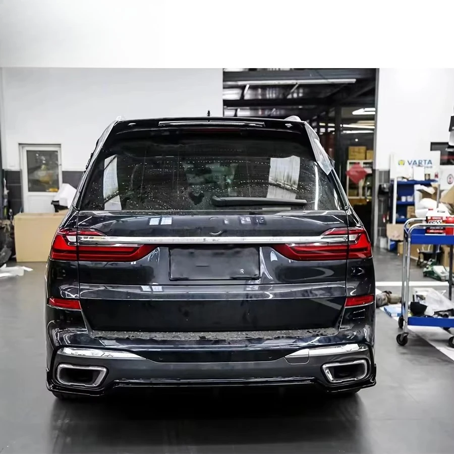 Фото Комплекты для тюнинга кузова автомобиля X7 G07 Black Knight: внешние автозапчасти, бамперы, обвесы для модернизации кузова №3