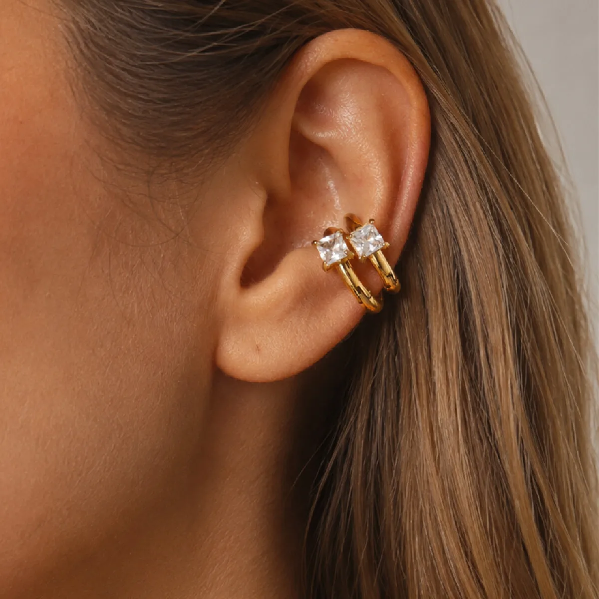 Фото Серьги-клипсы PuRui Elegant из нержавеющей стали с 18-каратным золотым покрытием для женщин, простые, с кубическим цирконием, С-образной формы, без прокола. №3