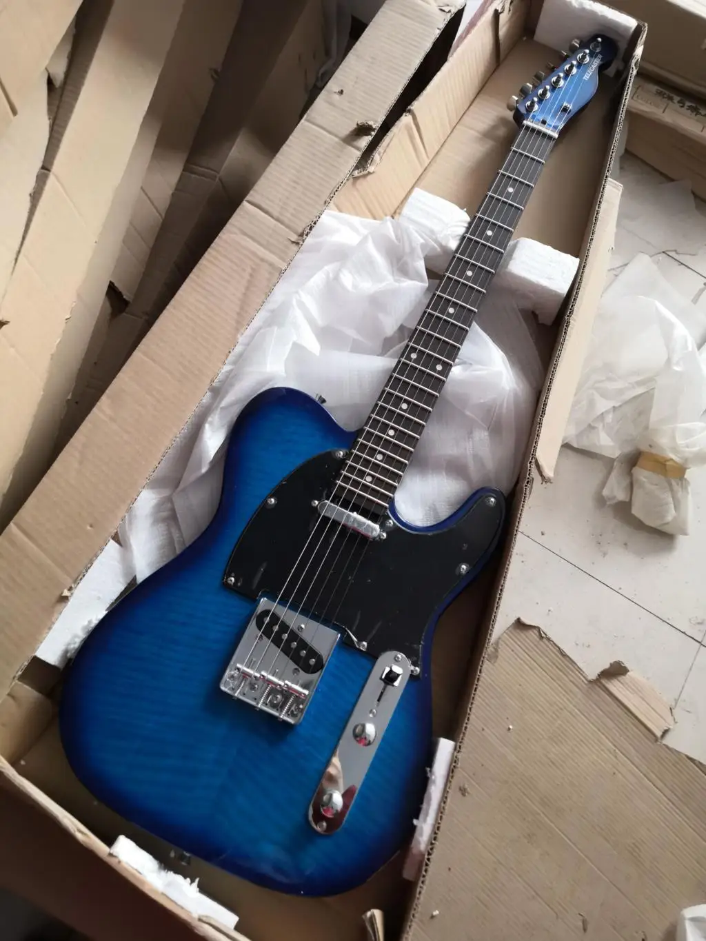 

Заводская пользовательская новая tl красный клен fretboard 6 струн электрическая гитара синяя палисандр гриф головка цветовая схема 72