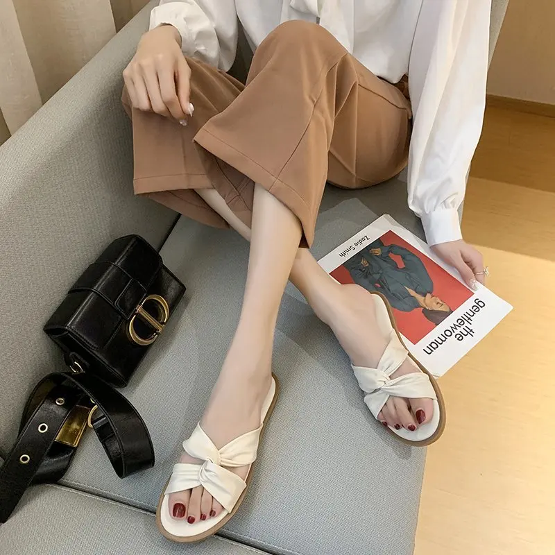 

Women's new Spring and Autumn fashionable flat-heel soft and comfortable solid color ladies slippers DY2023