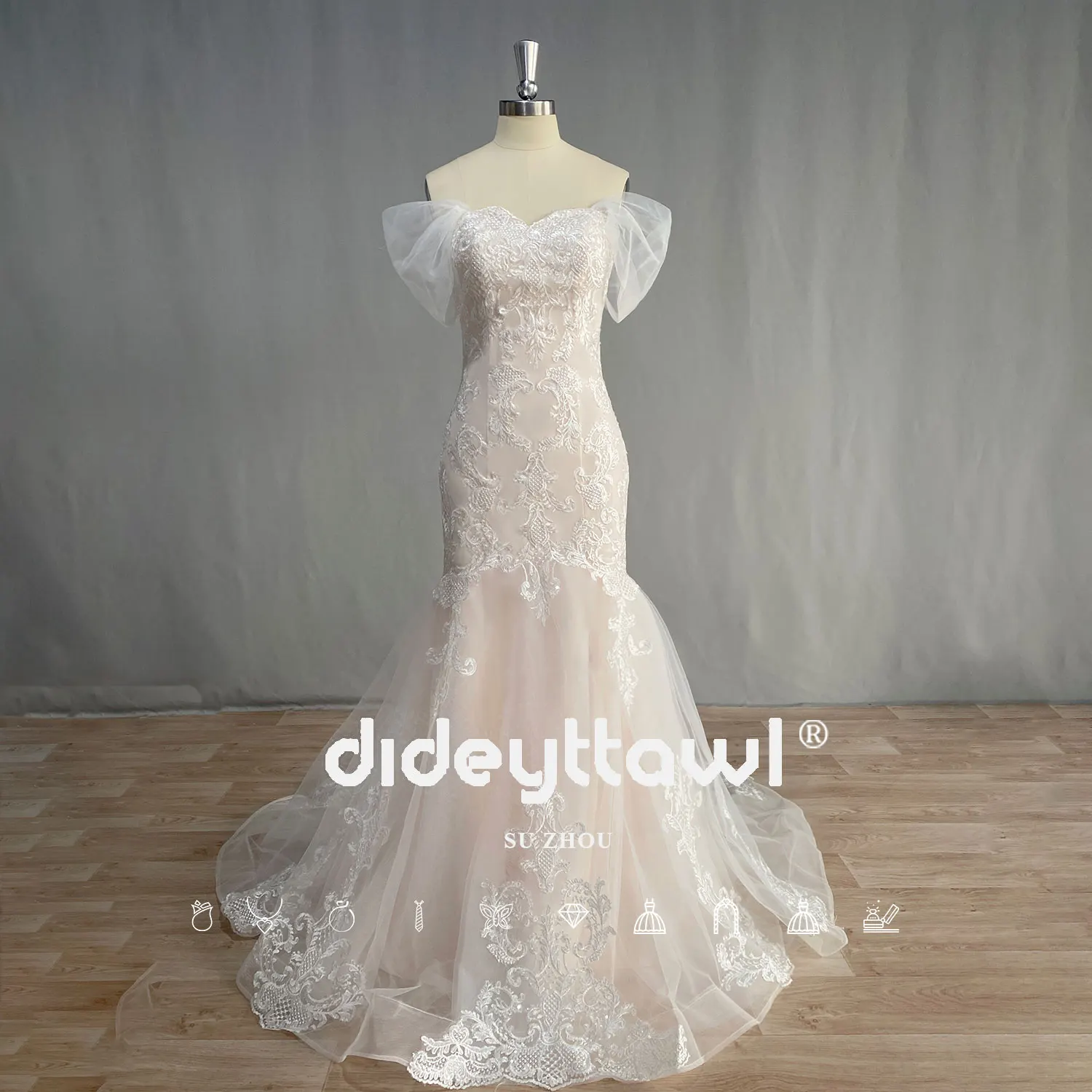 Рисунок 3 - Женское атласное платье с длинным рукавом DIDEYTTAWL