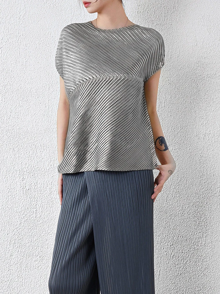 Женская плиссированная футболка GVUW модный свободный нишевый дизайн с круглым