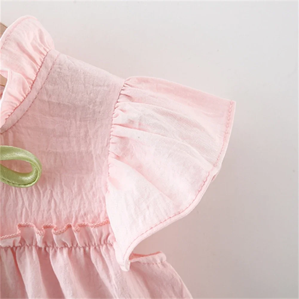 Летнее женское платье с бантом и цветочным рукавом