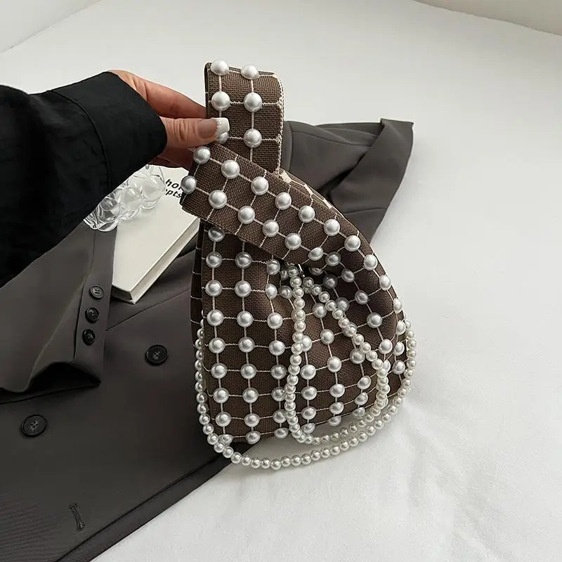 Женская трикотажная летняя сумка через плечо маленькая нишевая с жемчужной