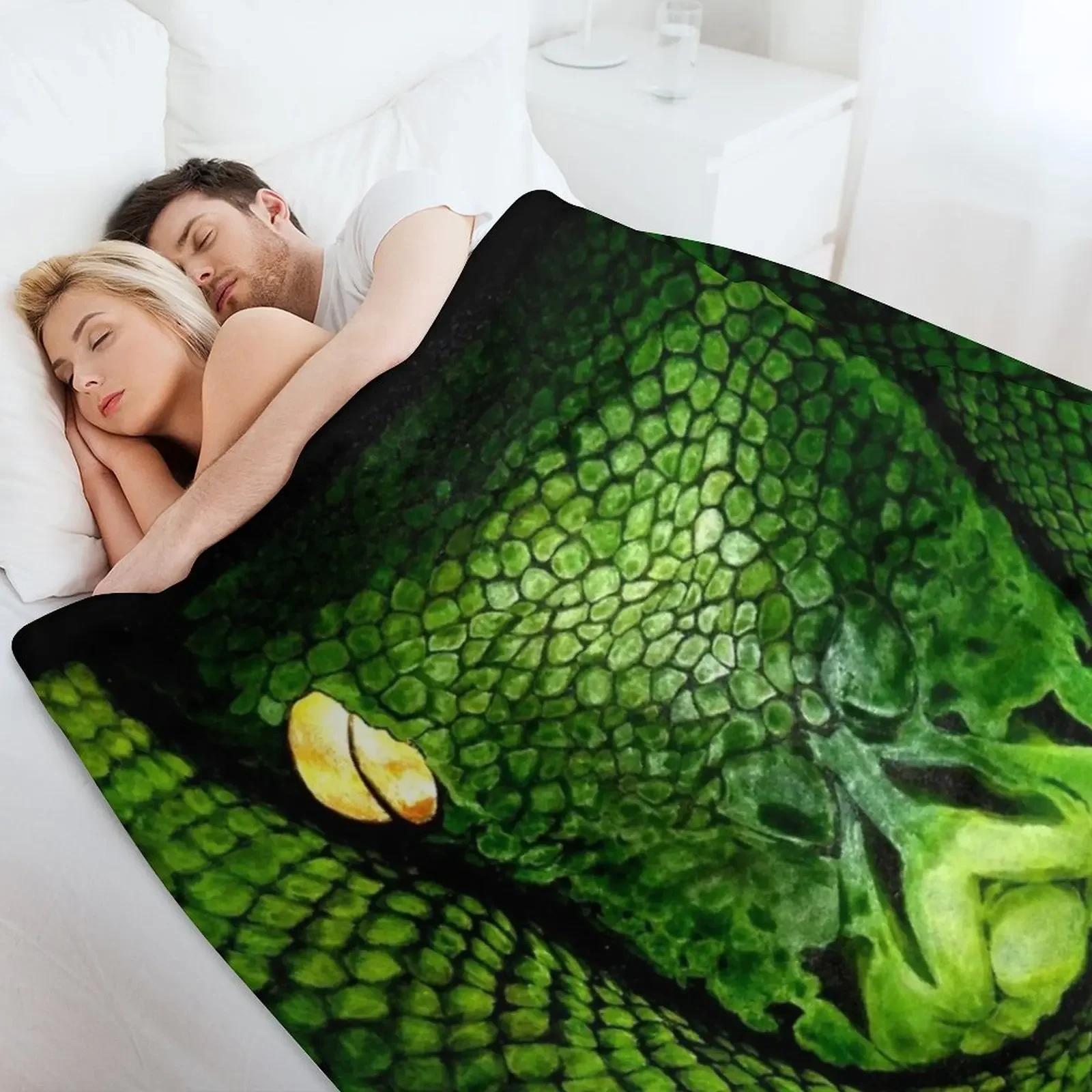 Фото Плед Green Tree Python (Morelia viridis) – многофункциональное мягкое теплое одеяло для дома и путешествий №4