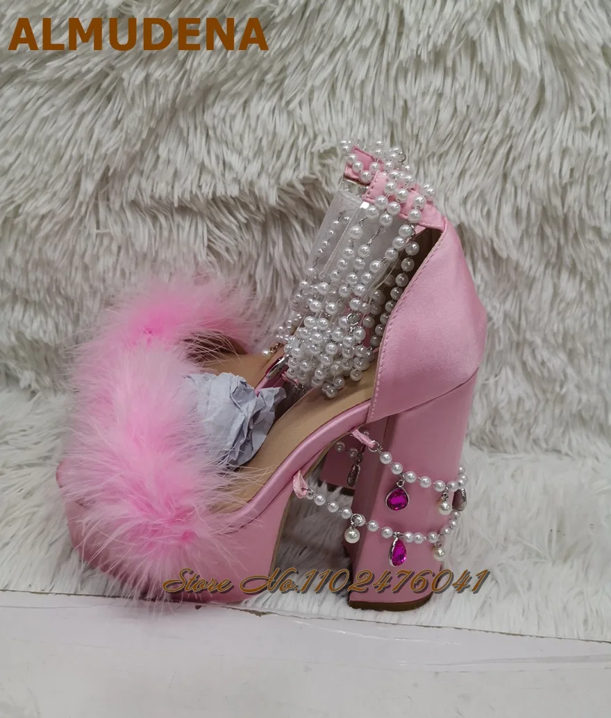 ALMUDENA/розовые атласные босоножки на меху большом массивном каблуке свадебные
