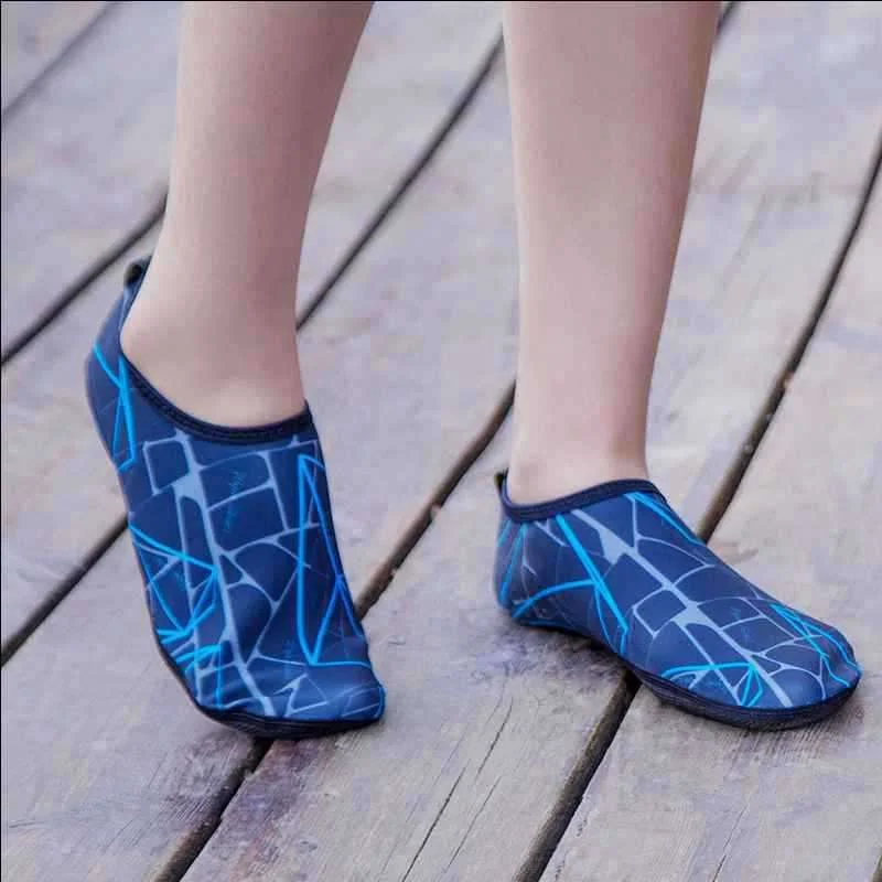

Toddler Kids Water Shoes Non-Slip Aqua Socks for Beach Swim Wetsuits Quick-Dry