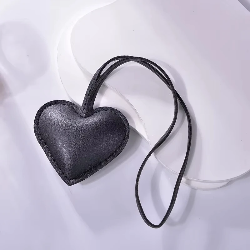 Брелок из искусственной кожи, брелок ручной работы в форме сердца для женщин и девочек, сумка, подвеска, автомобильный брелок, орнамент, аксессуары, ювелирные изделия, подарки