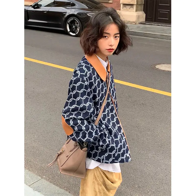 Женская бейсбольная куртка с отложным воротником |