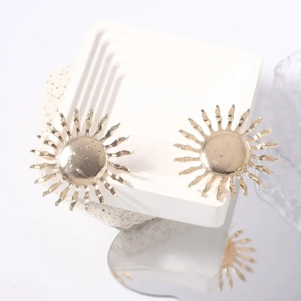 Bohemian Sunflower Pendant Necklace Light Luxury Beach Vacation Style Earrings Fashion Exaggerated Collarbone Chain