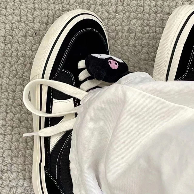 

Sanrio Kuromi Cartoon Doll Shoes Summer Kawaii Girls Boys Y2K Skateboard Shoes Versatile Skateboard Shoes Cute Retro Sneakers