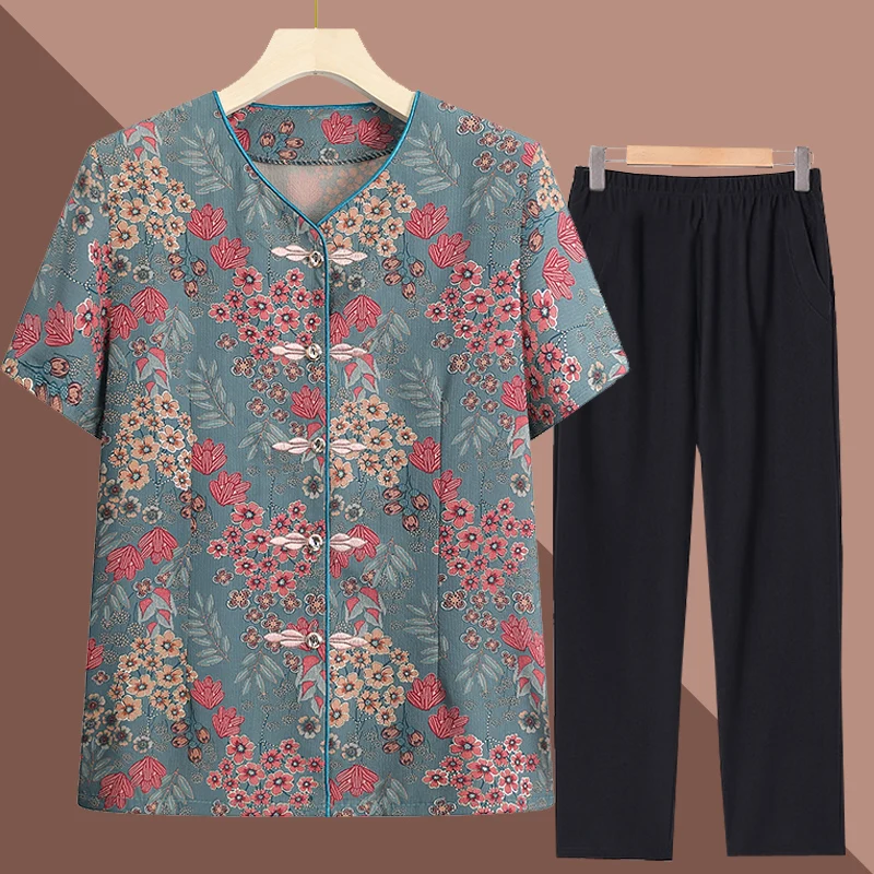 

Блузка женская с коротким рукавом и брюки