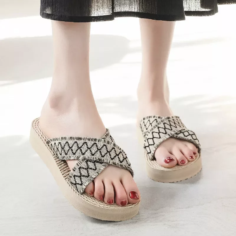 

New2022 ms summer cool slippers tassel cross with flat shoes high thick bottom to prevent slippery spot spot beach shoes