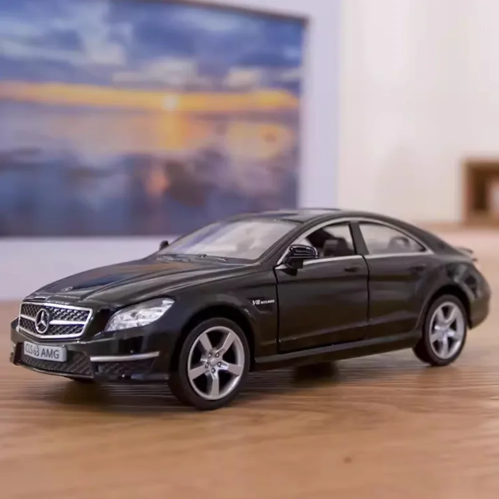 Модель автомобиля Mercedes Benz CLS 63 AMG