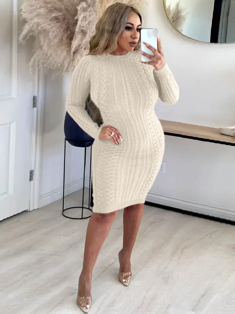 Женское платье-свитер с открытой спиной на осень/зиму