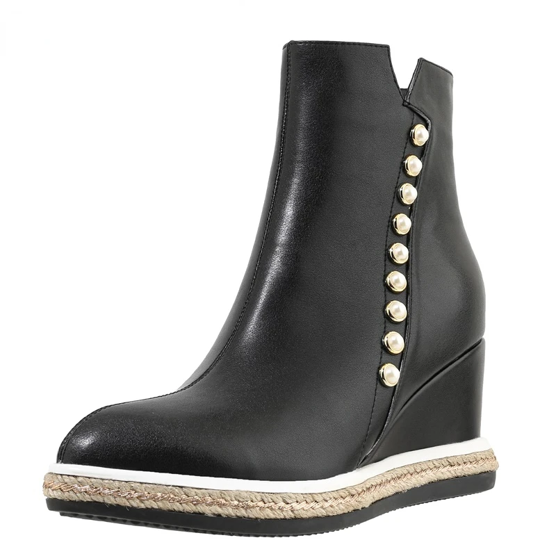 

2022 Women Winter New Style Slope Heel Ankle Boots Metal Decorative Pearls Fashion Leisure Shoes Concise Comfortable