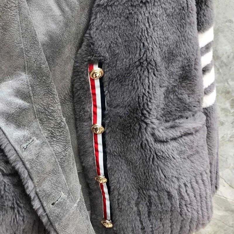 Рисунок 4 - Женское кашемировое пальто с V-образным вырезом