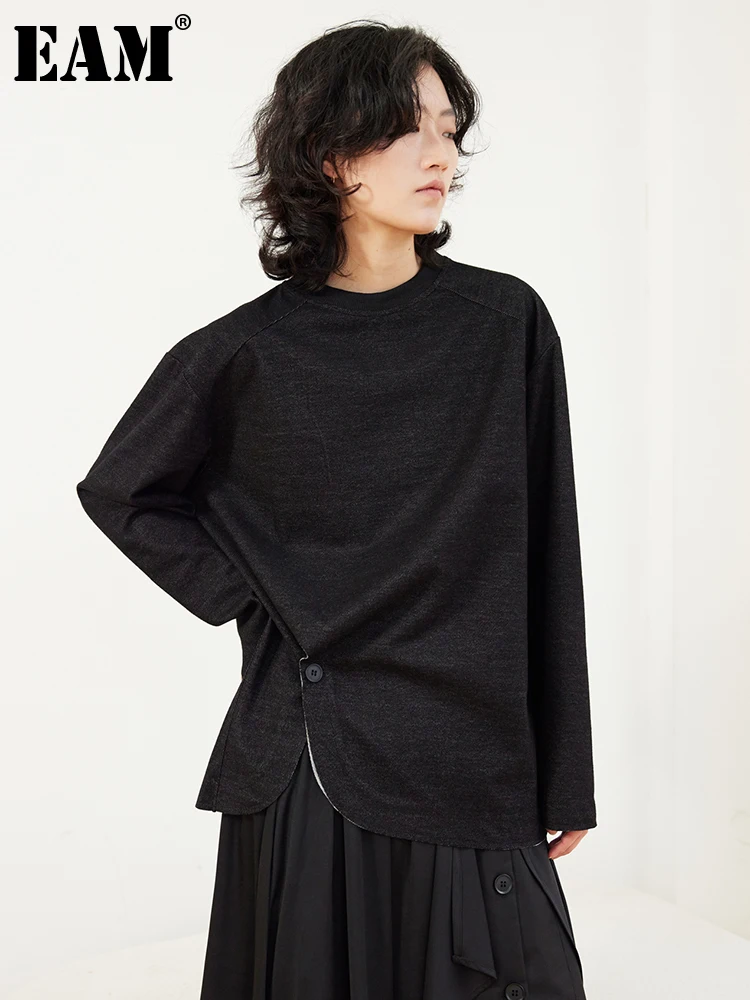 

[EAM] Women Black Button Side Burr Big Size Casual T-shirt New Round Neck Long Sleeve Fashion Tide Spring Autumn 2023 1DF7086