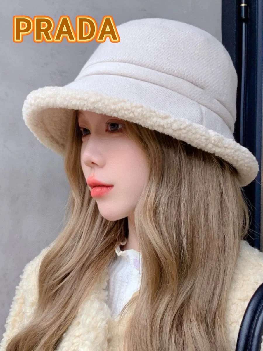 шляпа-ведро Prada Новинка осени/зимы 2024. Плотная рыбацкая шапка теплая и элегантная.