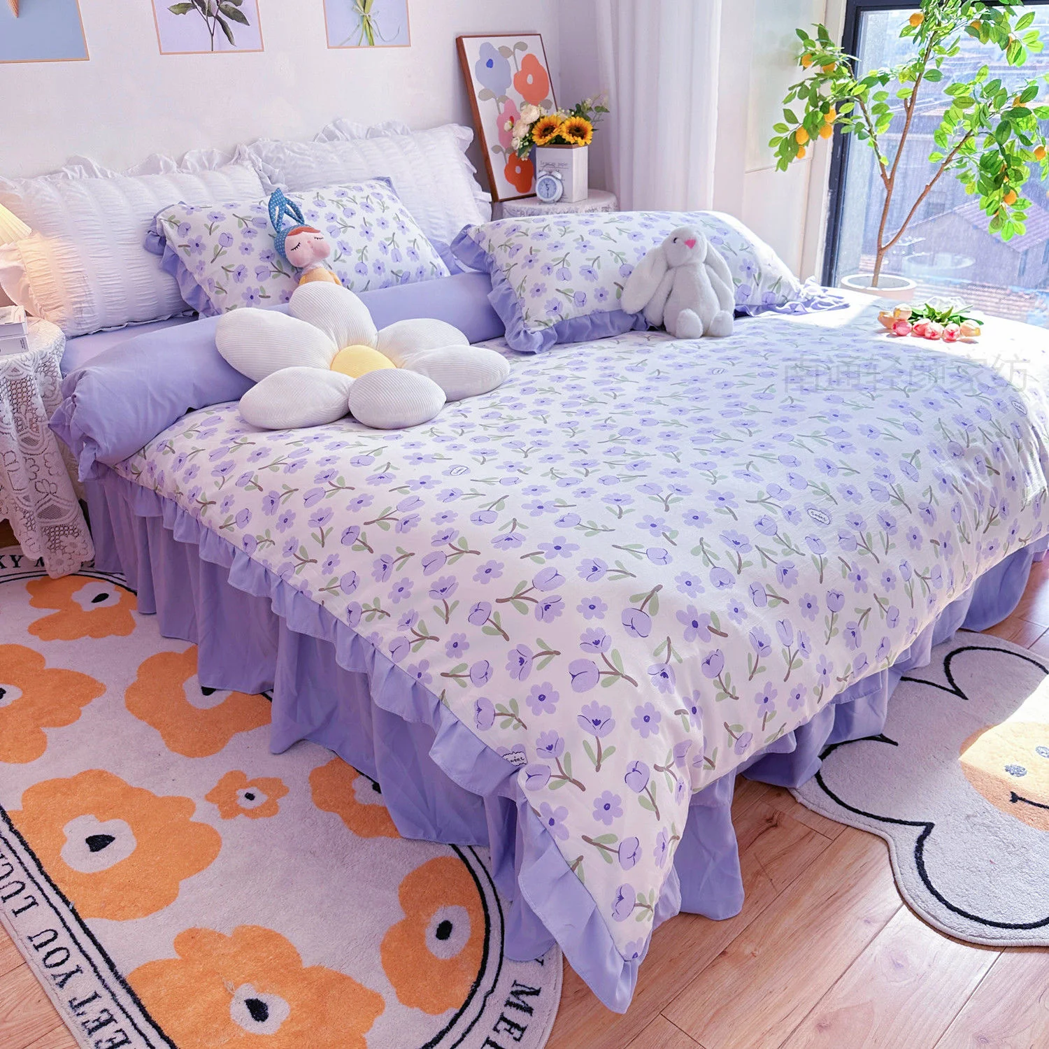 

Женский комплект постельного белья с кружевной пододеяльником и юбкой