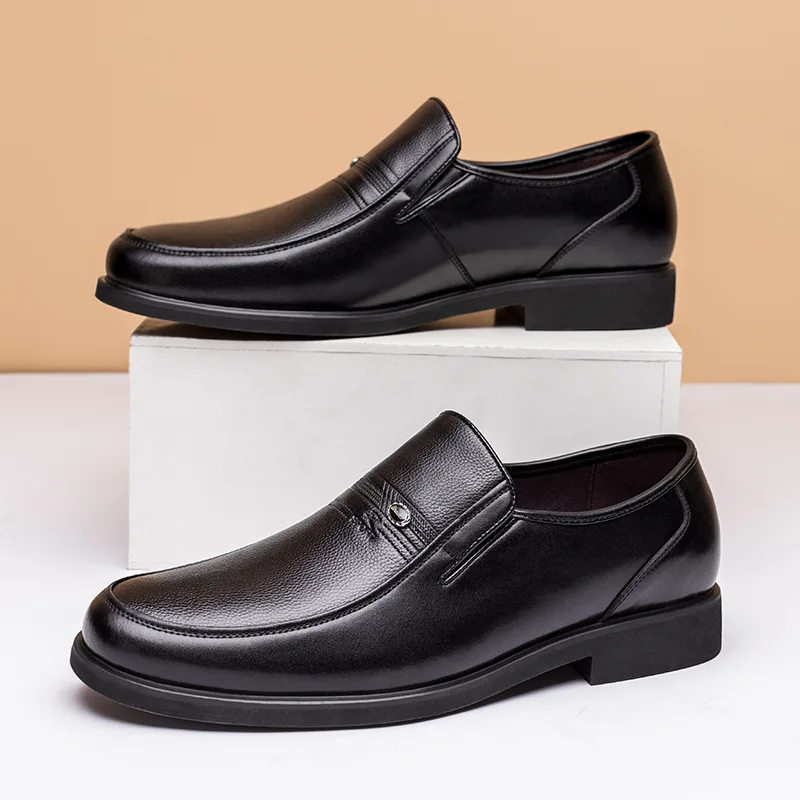 

Men Business Leather Shoes Formal Two Layer Cover Breathable Solid Color Non Slip Loafers