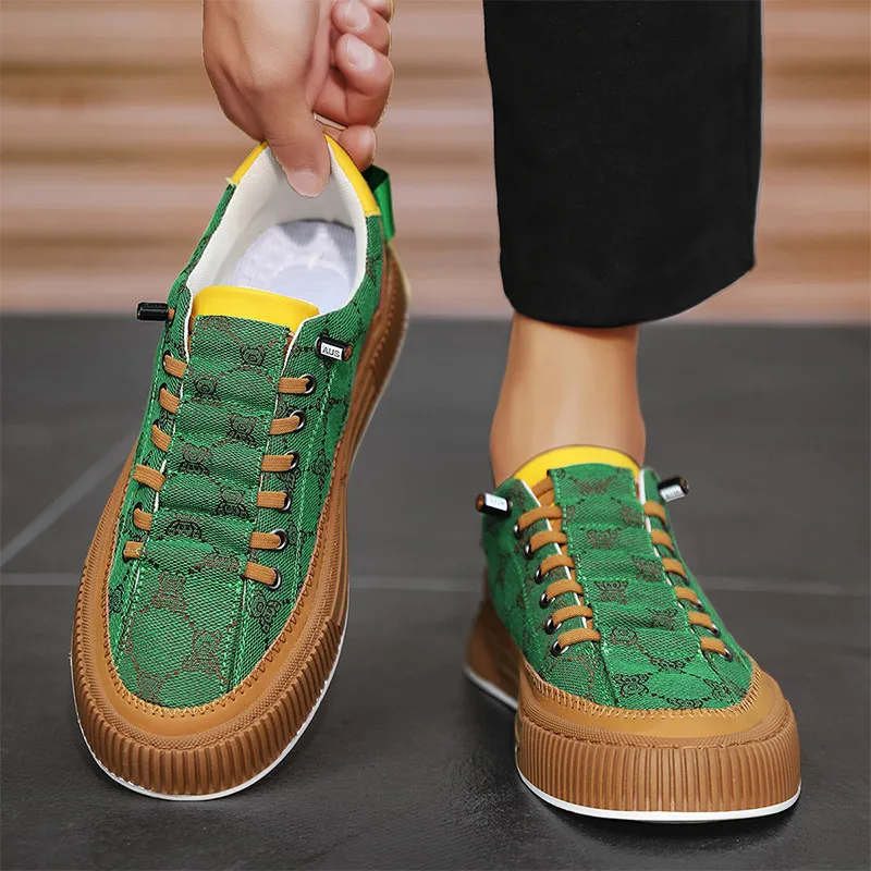 2023 Summer Green Men's Skateboard Shoes Breathable Non-slip Sport Shoes Man Slip-on Retro Flat Sneakers Men zapatillas hombre