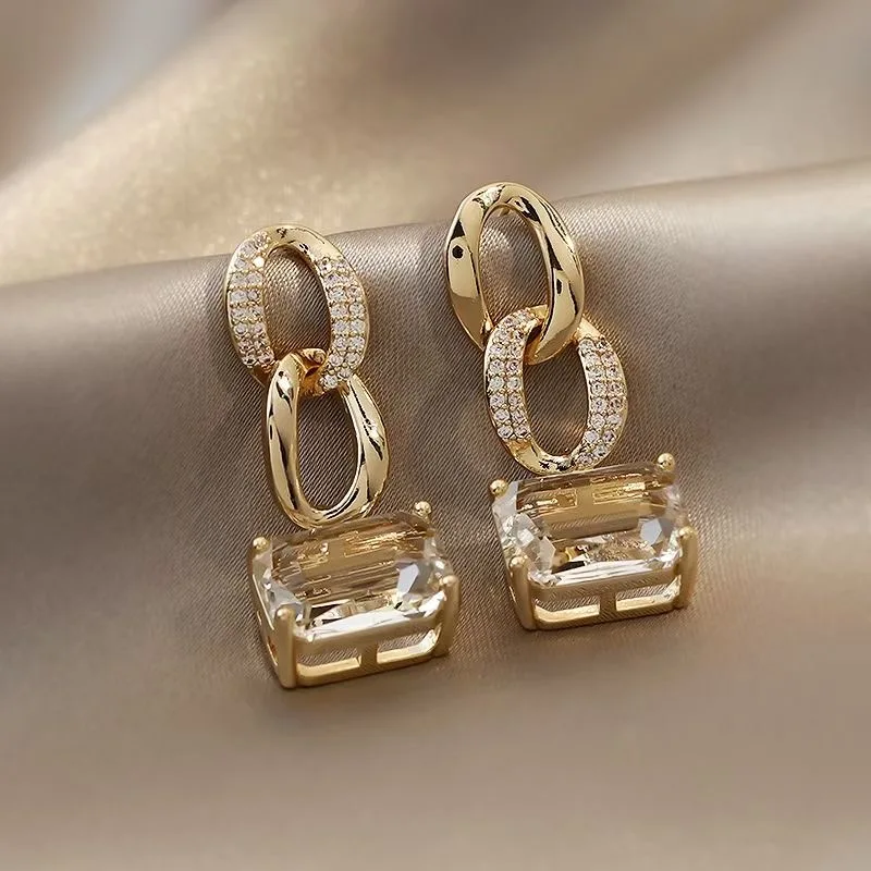 

Gold Vintage Chain Geometric Shape Pendant Korean Fashion Women's Earrings Personalized Accessories Jewelry Party Girl