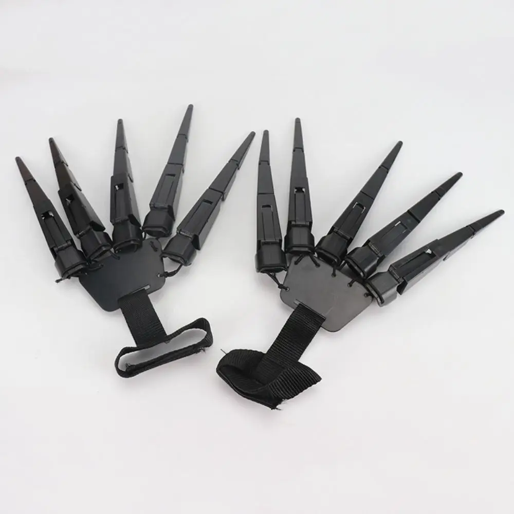 Articulated Scary Skeleton Hand Toys 3D Extensions Flexible Finger Plastics