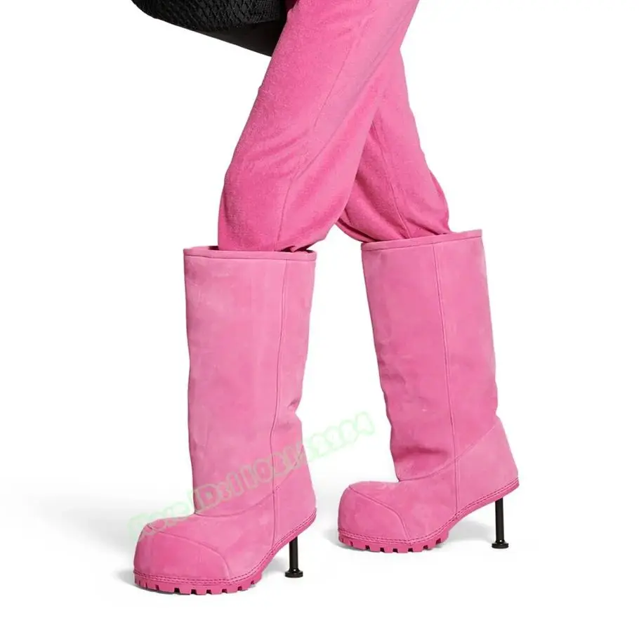 Замшевые женские сапоги до колена на тонком высоком каблуке с круглым носком