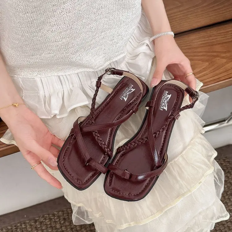 Фото Женские модные туфли с квадратным носком 2026: шлепанцы, сандалии на платформе, босоножки с ремешками, бежевые летние туфли на каблуке, люксовые корректирующие туфли на шнуровке №3