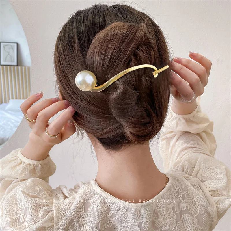 

Korean Metal Butterfly Pearl Hair Clips Hairpins Fashion Sweet Ponytail Clip Barrettes Hairgrips Headwear Women Hair Accessorie