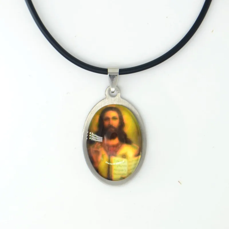 

Цепочка с подвеской из нержавеющей стали с изображением Библии