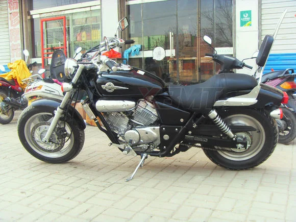 Фото Задняя спинка-подлокотник (сисси-бар) для мотоциклов Honda Magna VF 250 (1995-2007) и VF 750 (1994-2003) №1