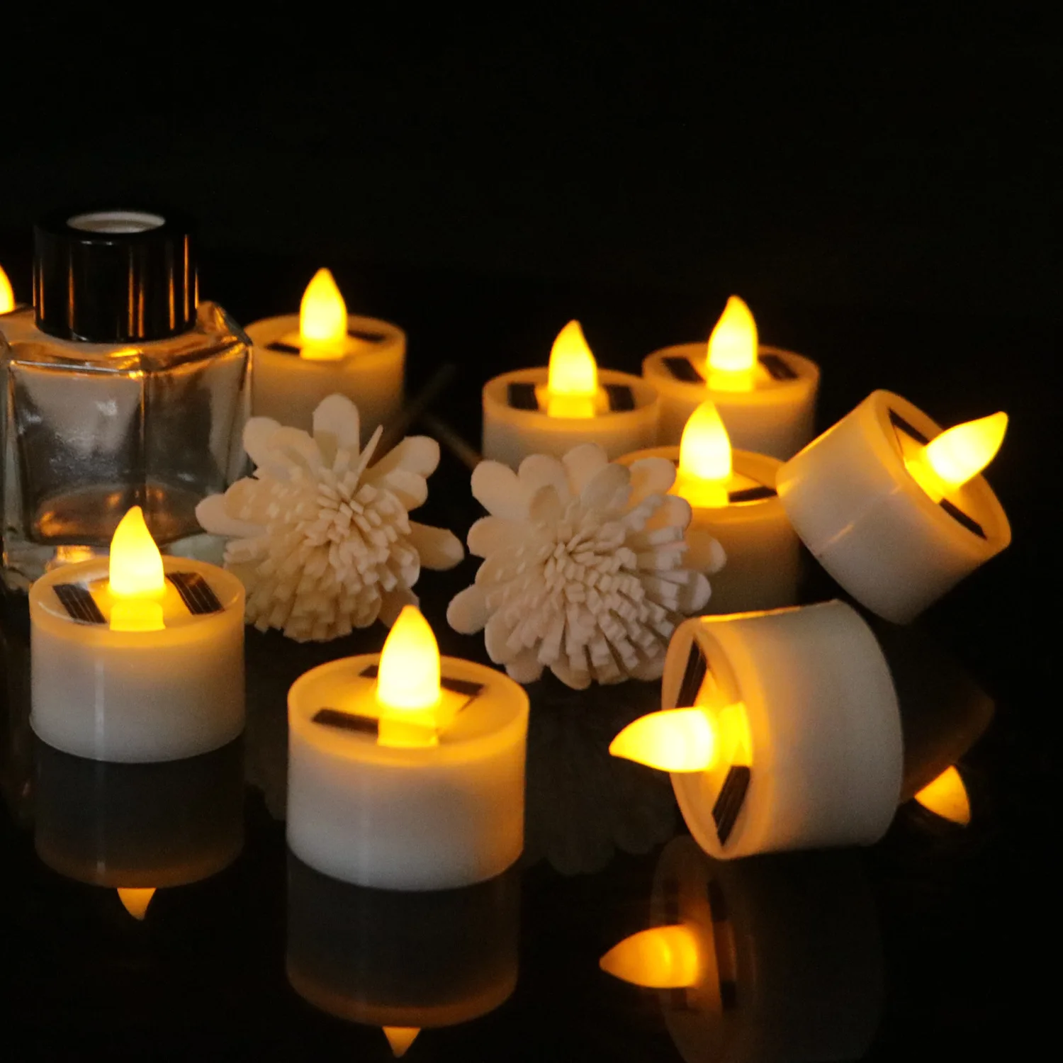 

18PC Solar LED Light Outdoor Waterproof Candle Lamp Smokeless Candle Light Romantic Candlelight Dinner Tea Light Halloween Decor