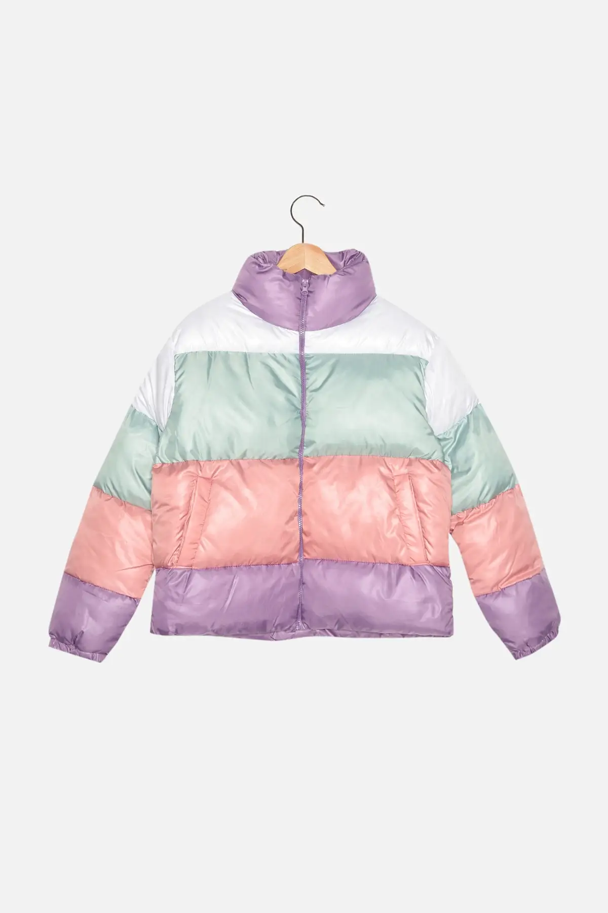 

Coats & Jackets