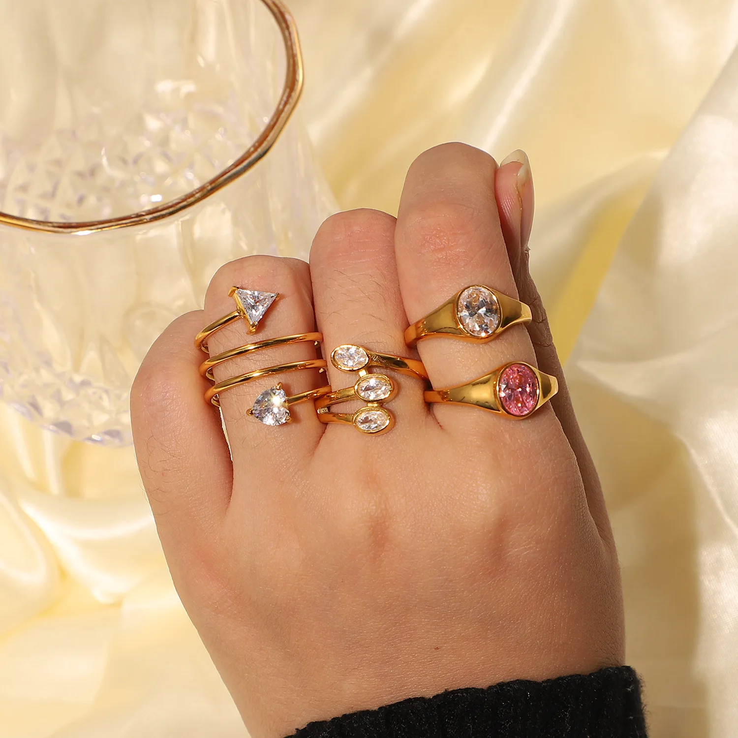 

Модное позолоченное спиральное циркониевое ювелирное изделие 18K PVD необычная уникальная форма листа розовое кубическое циркониевое кольцо...