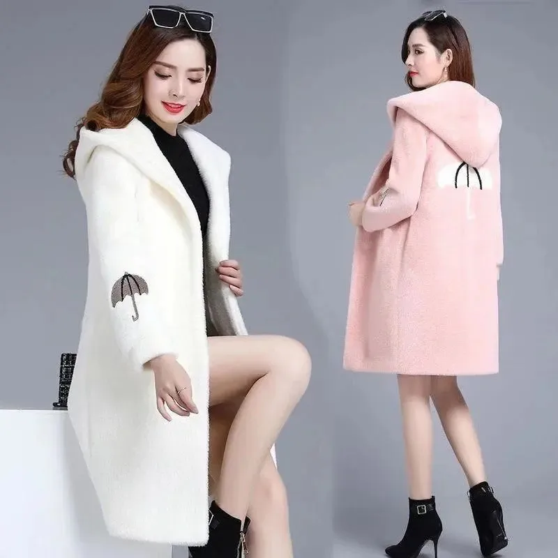 Women Long Warm Faux Lamb Fur Coat Women's 2022 New Mother's Winter Clothes Loose Korean Style of Woolen One Lamb Coat