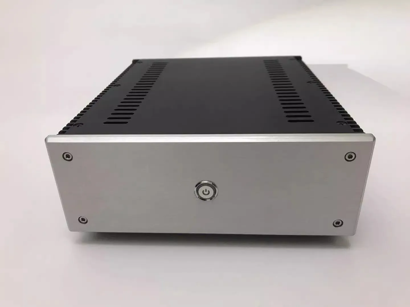 Высококачественная справочная информация для Burmester X-AMP Берлинский усилитель