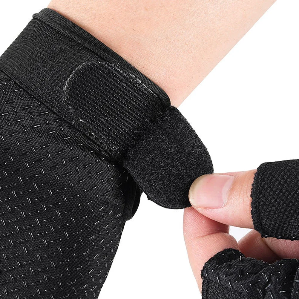 Нескользящие перчатки с открытыми пальцами дышащие защитой от пота для езды на