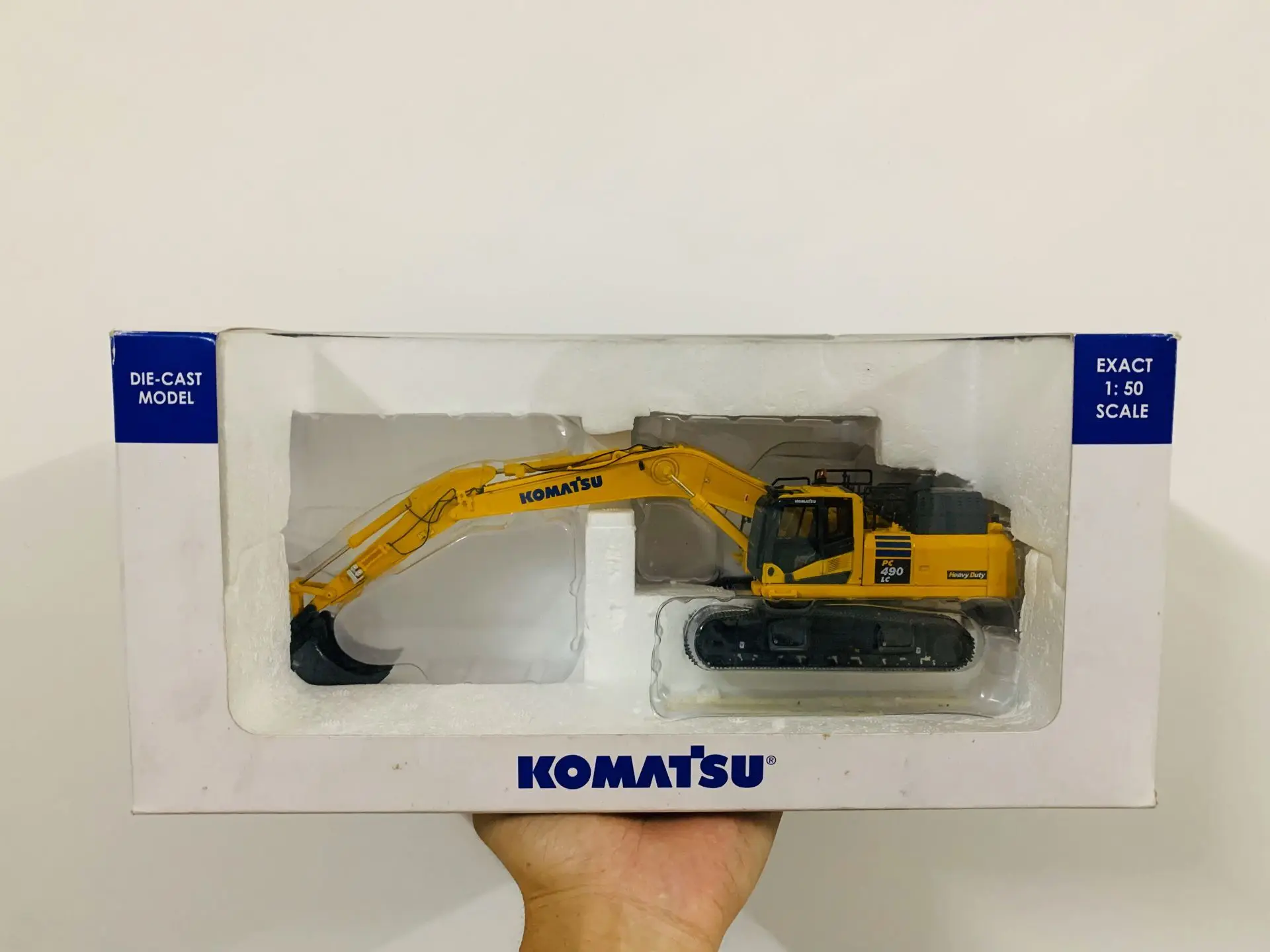 

Универсальные хобби UH8090, модель экскаватора Komatsu PC490LC-10 1:50