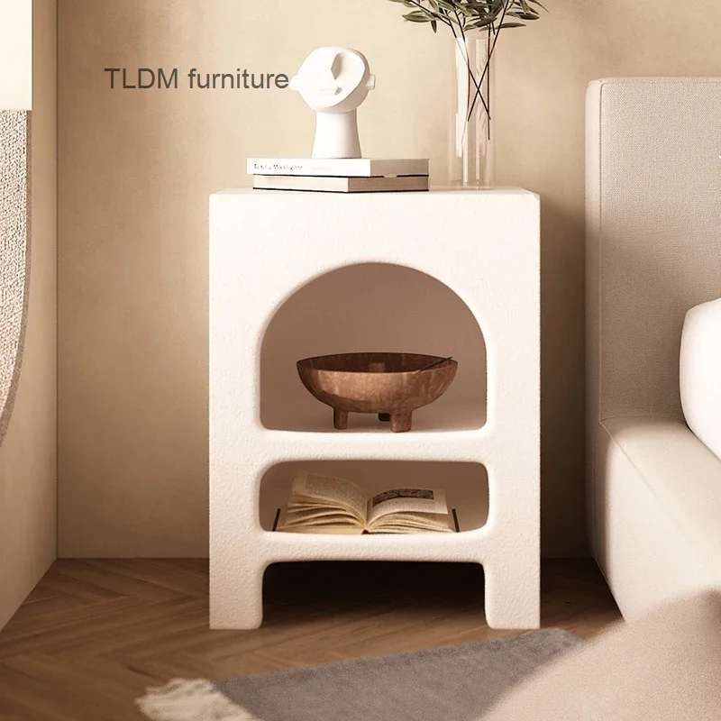 Прикроватная тумбочка в кремовом стиле простой современный диван приставной