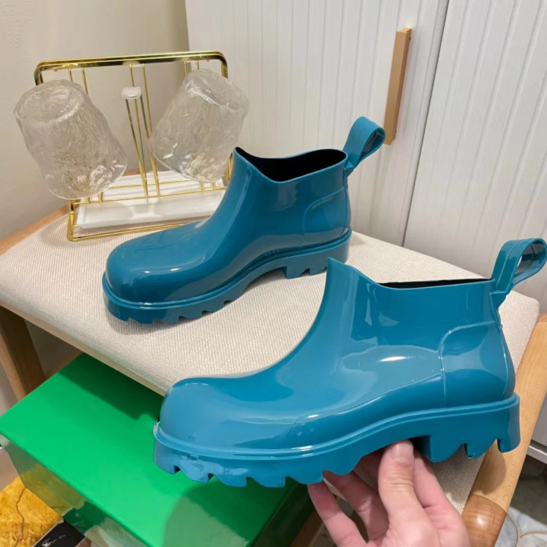 Plush Size 35-44 Unisex Chelsea Round Toe Candy Color Thick-Soled Pvc Rain Boots Low Slip On Men Ankle Shoes