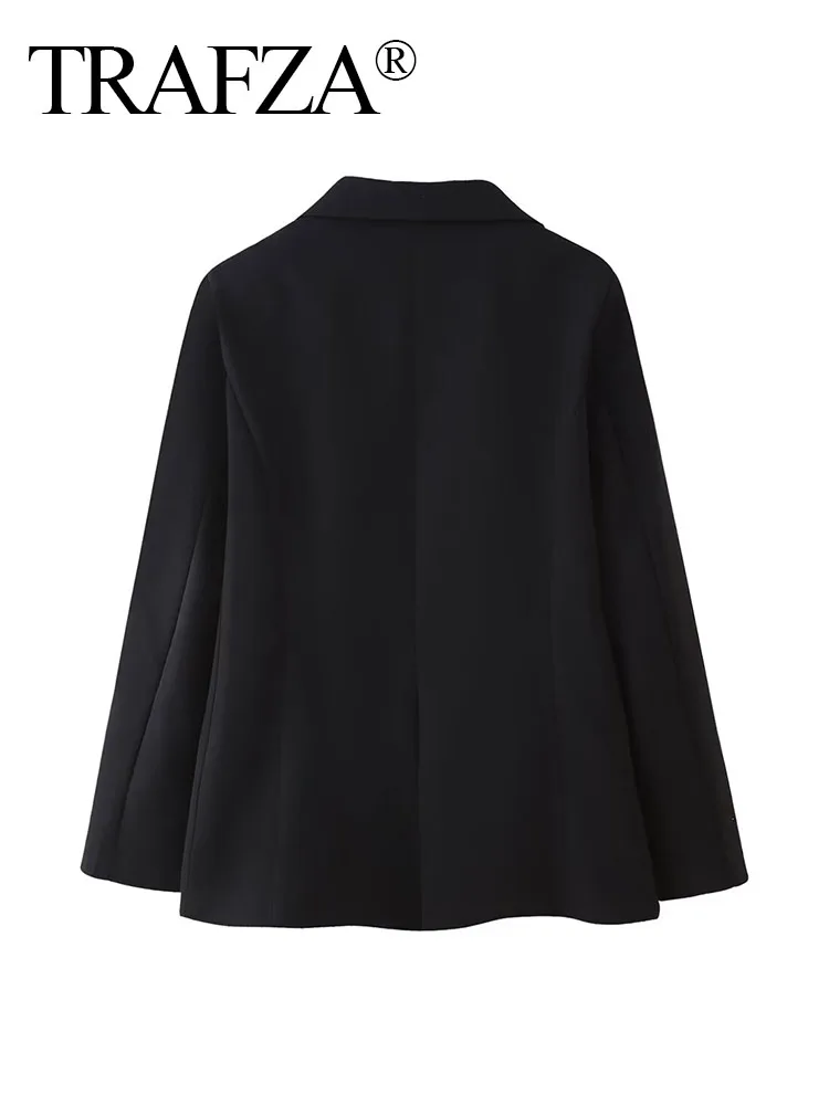 Женское осеннее пальто с отложным воротником и поясом карманами