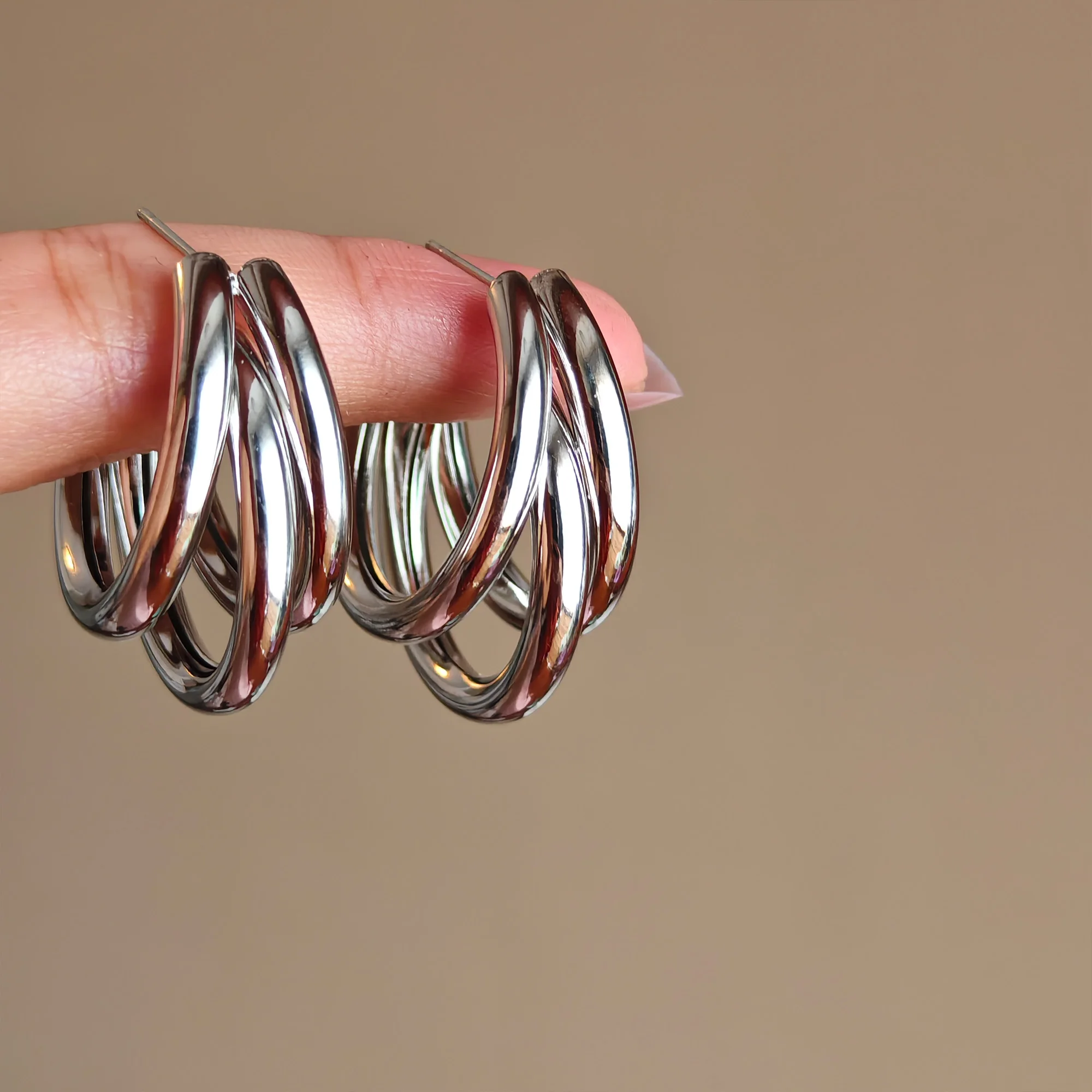 Универсальные простые многослойные серьги C-типа. Европейские и американские