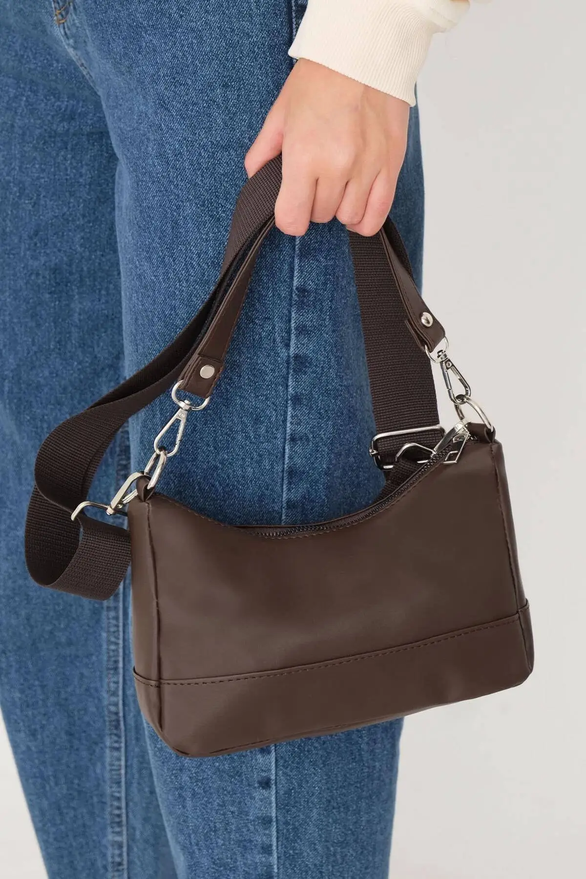 

Strap Bag