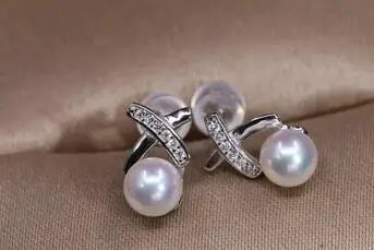 

1 пара, серьги-гвоздики из серебра 925 пробы, 8-9 мм