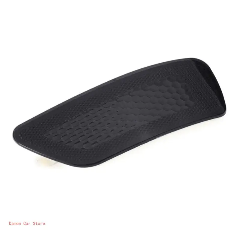 Отражатель отделки заднего бампера с пластиковой линзой 57010720AC 57010721AC